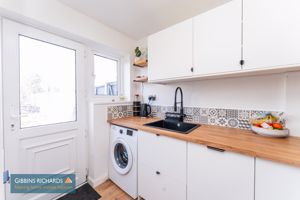 Kitchen- click for photo gallery